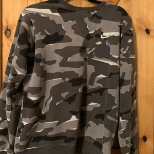 Camo grey toned nike pull over